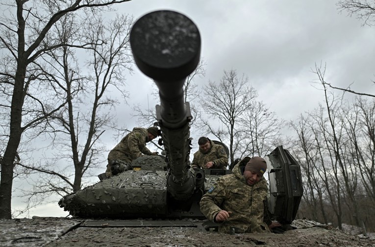 Ministri NATO-a s ukrajinskim šefom diplomacije: "Vrijeme je za praktične mjere"