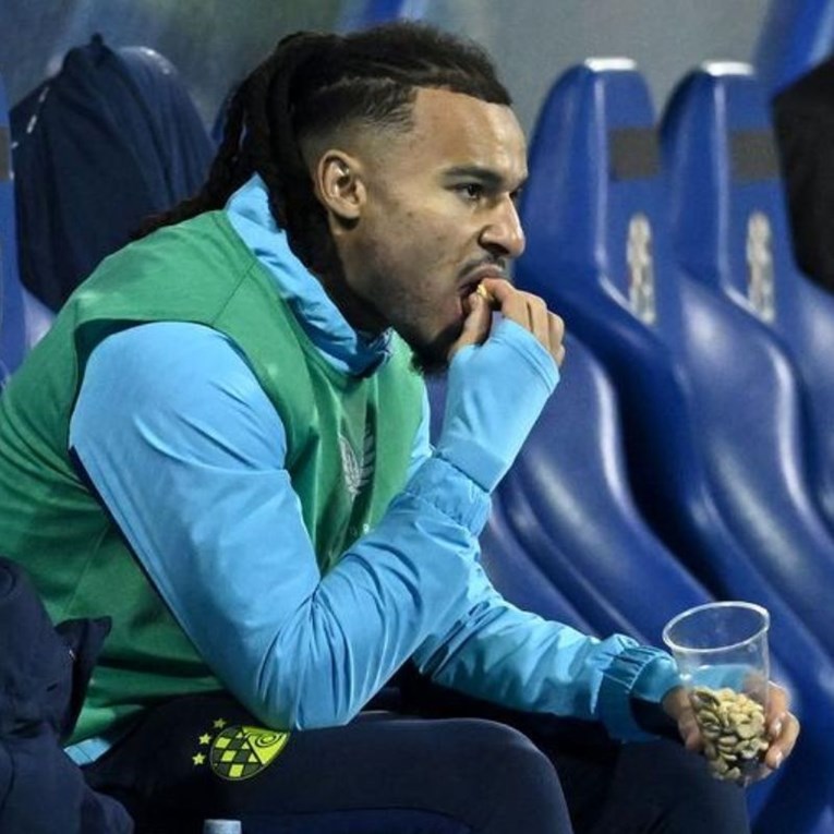 Problemi za Cannavara. Nema 2 stopera, stvar spašava već dvaput zaboravljeni igrač?