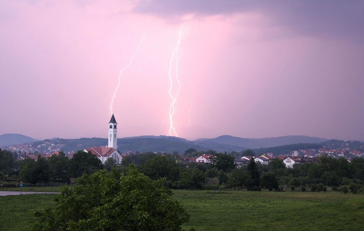 Čeka li nas šok na prvi dan ljeta? Stižu grmljavinske oluje, temperature će pasti 10 stupnjeva
