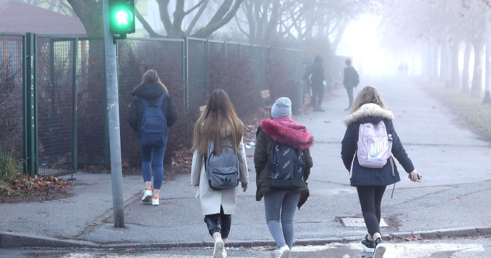 Djeca u Čačku pomogla starici koja se srušila na ulici: "Nitko od odraslih nije stao"