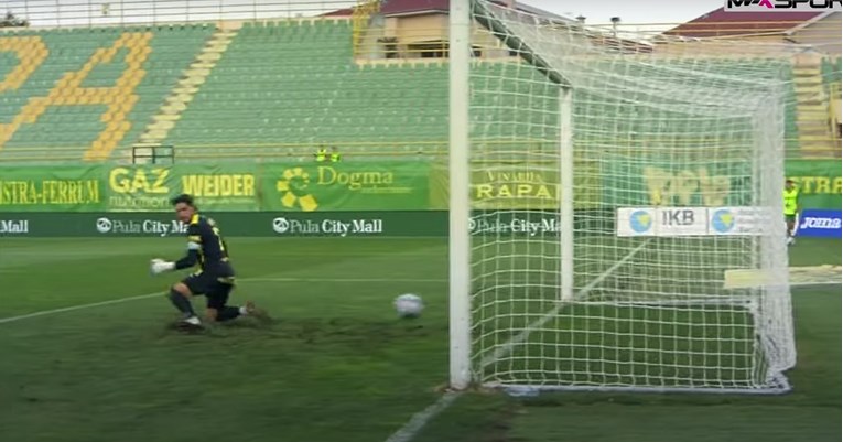 VIDEO Lopta je išla ravno u golmana Istre. Dogodio se rijetko viđen kiks