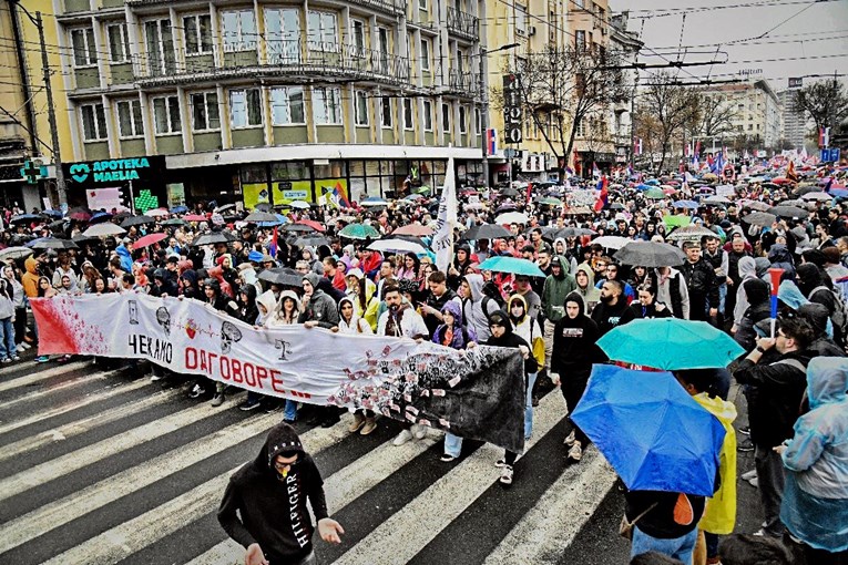 Studentski pokret traži raspuštanje parlamenta i izvanredne izbore u Srbiji