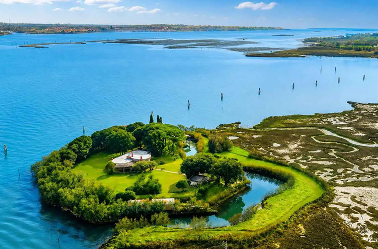 Prodaje se otok u Venecijanskom zaljevu. Na njemu kuća s četiri sobe