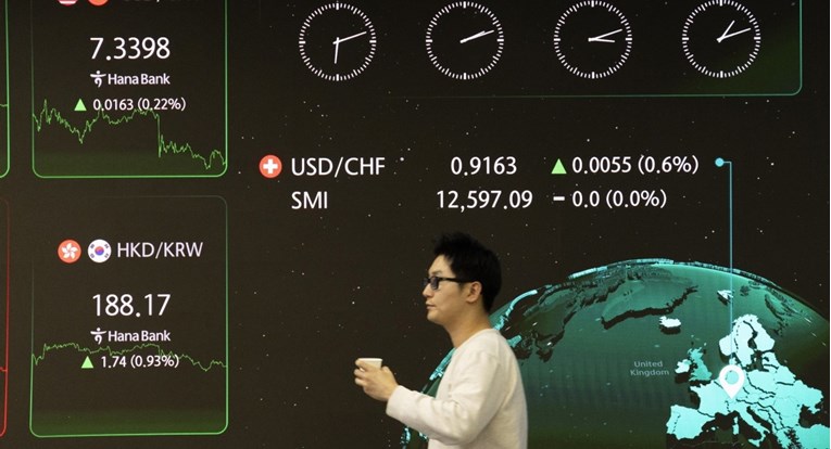 Većina azijskih burzi porasla, dolar ojačao