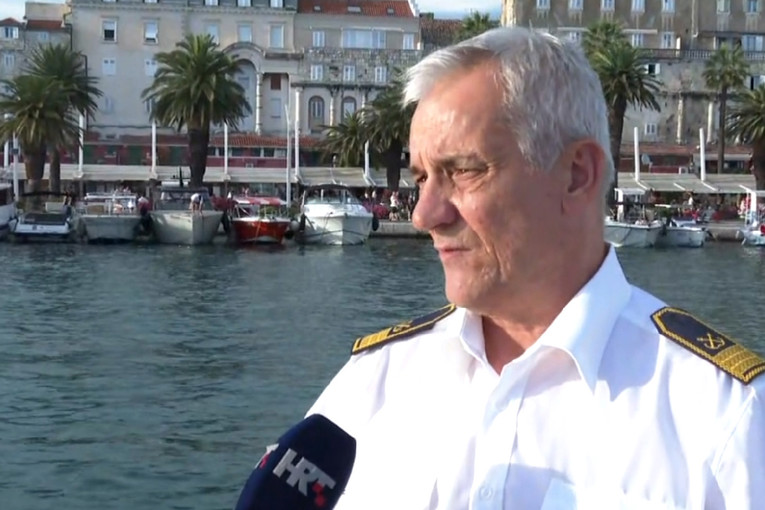 Lučki kapetan: Pretpostavljamo da je nestala osoba ostala u potonuloj jedrilici