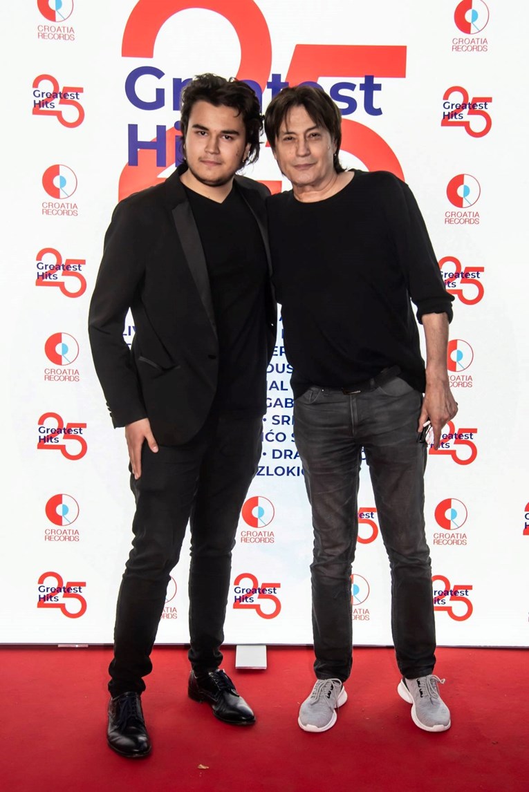 Vlado Kalember pojavio se sa sinom Darianom (18) u rijetkom izlasku