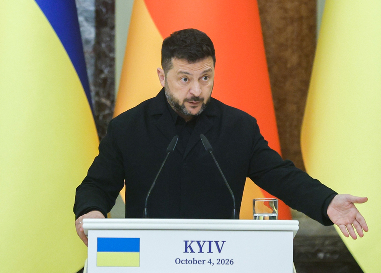 Zelenski: Potreban je pritisak na Rusiju, napadi se nastavljaju