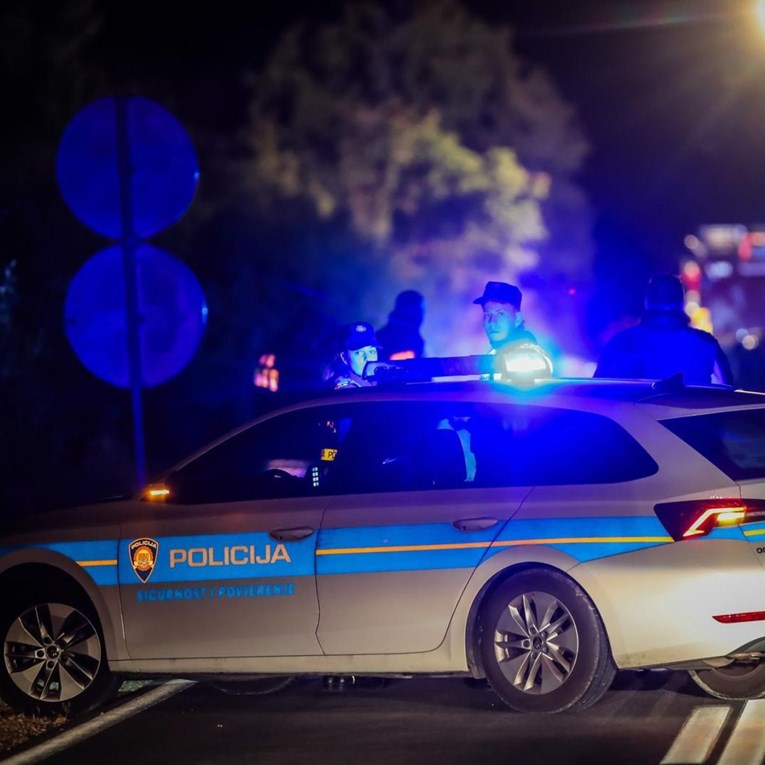 Muškarca izbacili iz kafića u Koprivnici i teško ga ozlijedili. Umro je u bolnici