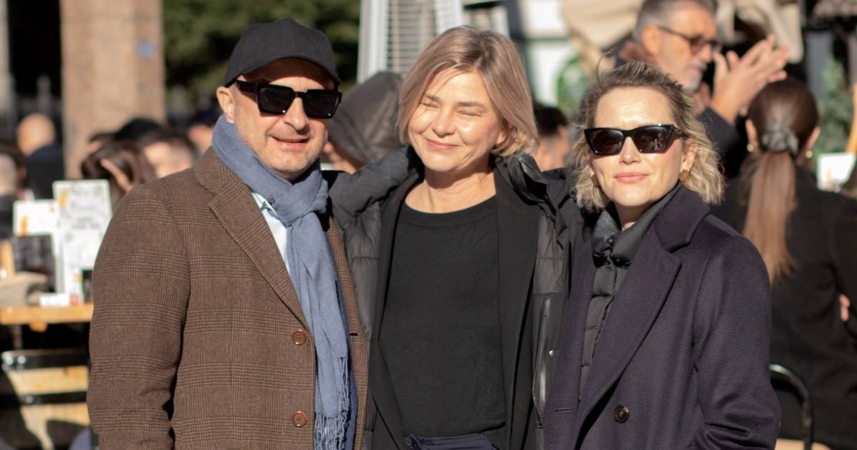 Ivana Kekin i Sandra Benčić nasmijane pozirale Indexovoj fotoreporterki u Zagrebu