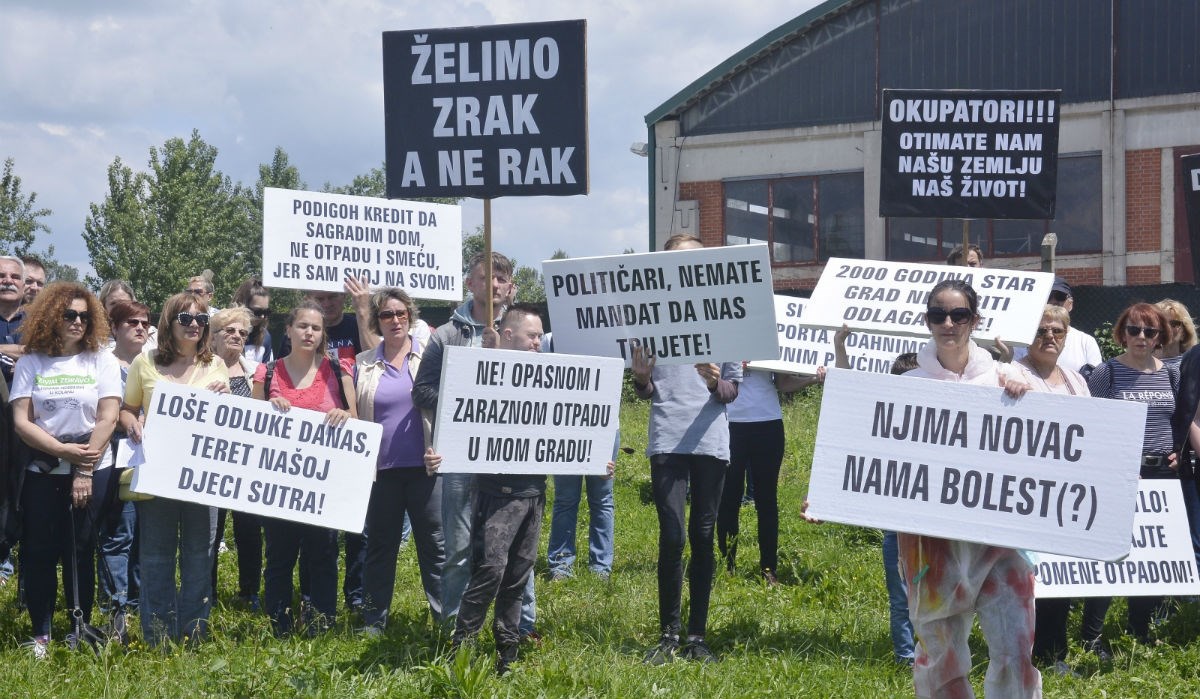 Zapalio se medicinski otpad na odlagalištu u središtu Siska