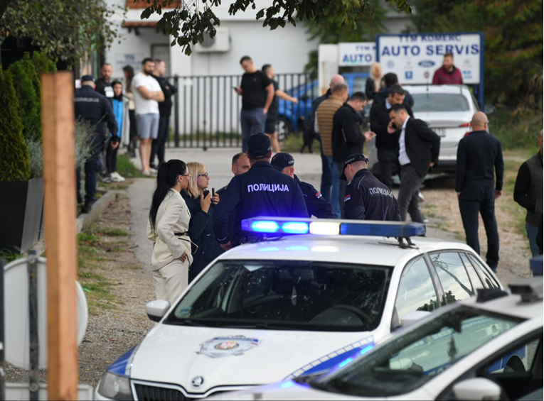U Beogradu djevojka nožem napala policajca, on je upucao u nogu