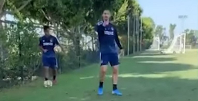 VIDEO Zlatan zabio golčinu pa se divio sam sebi: "Jesi snimio ovu čaroliju?''
