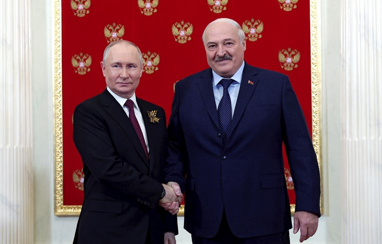 Lukašenko od prošlog tjedna nije viđen u javnosti. Euroradio: Prebačen je u kliniku