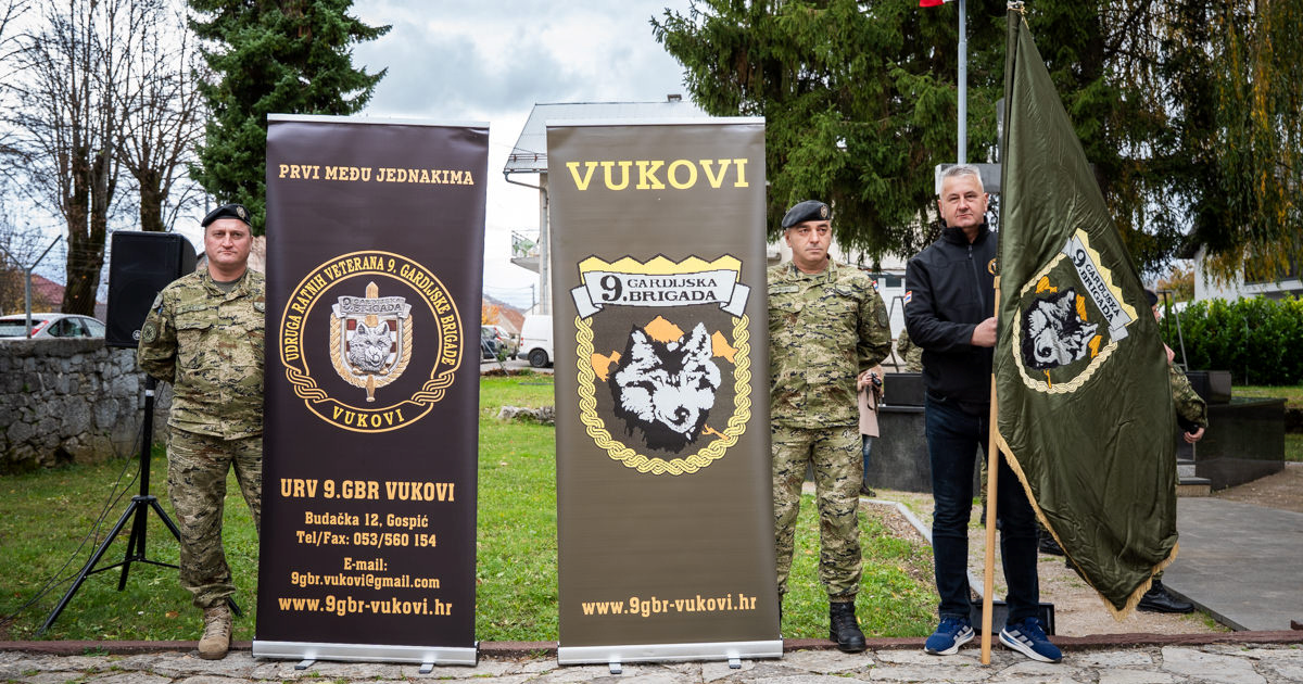 Obilježena 33. obljetnica osnutka Vukova. 14 mladih pripadnika dobilo crne beretke