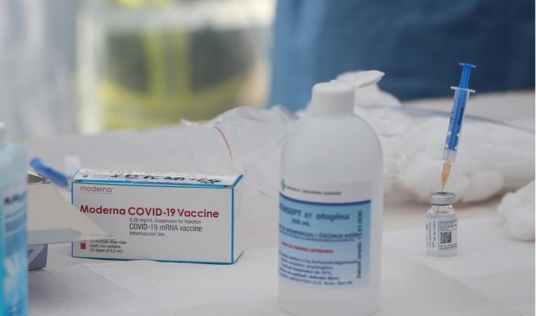 HZJZ o cijepljenju preko reda: Bolje nekome dati dozu nego je baciti
