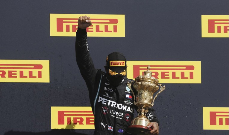 Jedna od najluđih utrka F1: Hamilton s puknutom gumom prošao kroz cilj i pobijedio