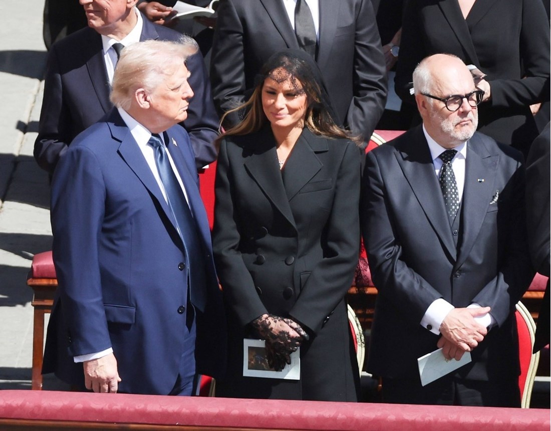 Zašto su Donald i Melania Trump sjedili u prvom redu na sprovodu pape Franje?