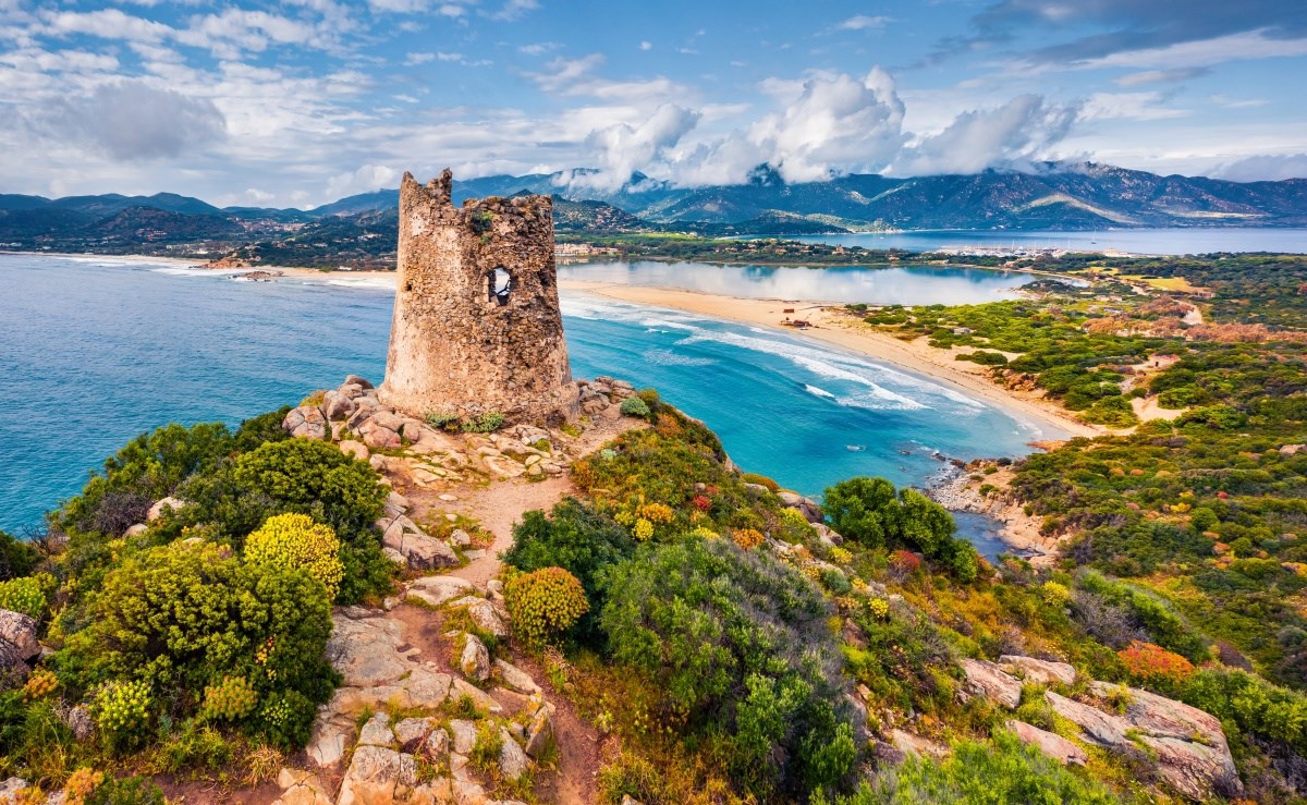 Demografski kolaps na jednom od najljepših europskih otoka. Kuće se prodaju za 1 euro