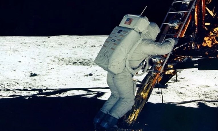 Bez zastave SAD-a i imena: Priča o simbolu koji su astronauti nosili na Mjesec