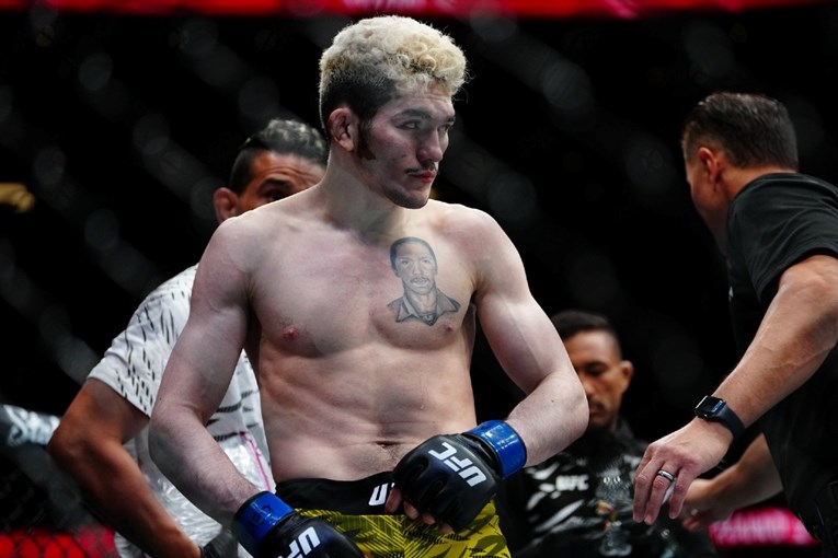 UFC borac se udebljao 22 kg u 10 dana nakon spektakularne pobjede: Volim hranu