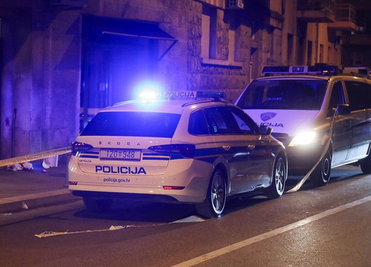 Mladić u Splitu šakom udario maloljetnika i teško ga ozlijedio. Optužen je