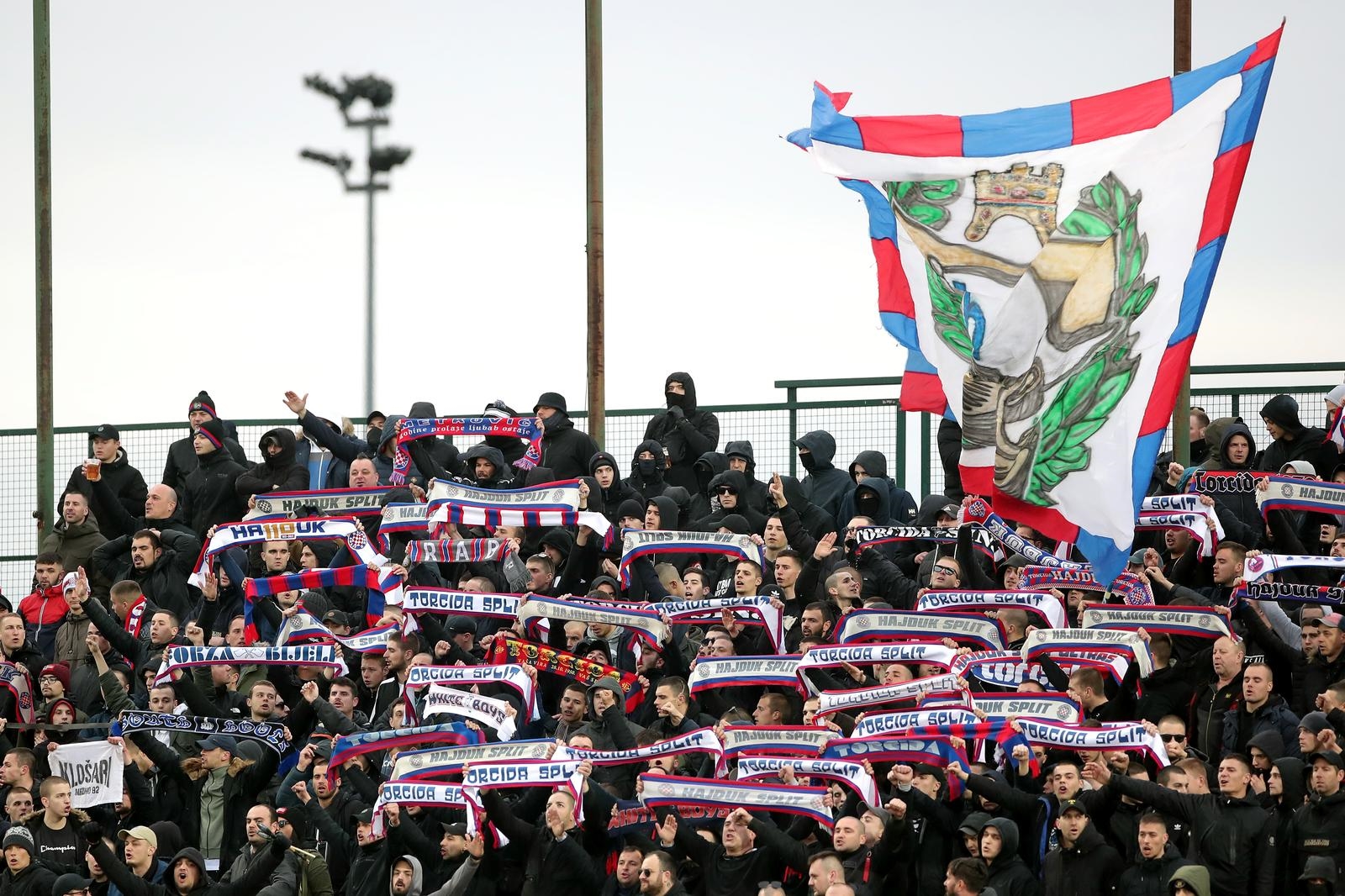 VIDEO Evo kojom je pjesmom Torcida ispratila igrače Hajduka nakon pobjede u Gorici