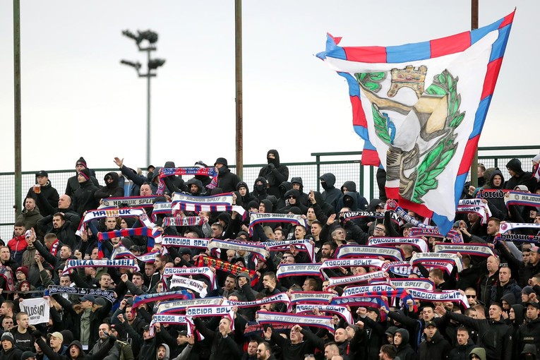 VIDEO Evo kojom je pjesmom Torcida ispratila igrače Hajduka nakon pobjede u Gorici
