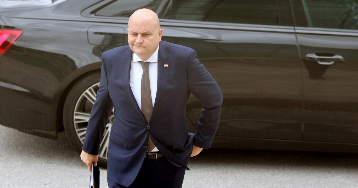 Gorivo nije skupo jer je ministar vidio aute u nedjelju. Je li zloban ili samo glup?