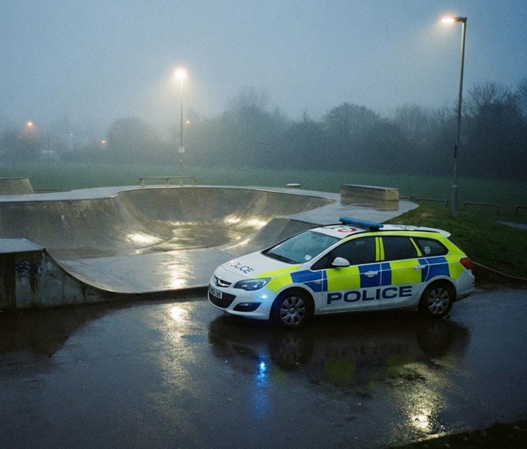 Muškarac umro, tinejdžer ozlijeđen u napadu nožem u skate parku u Britaniji