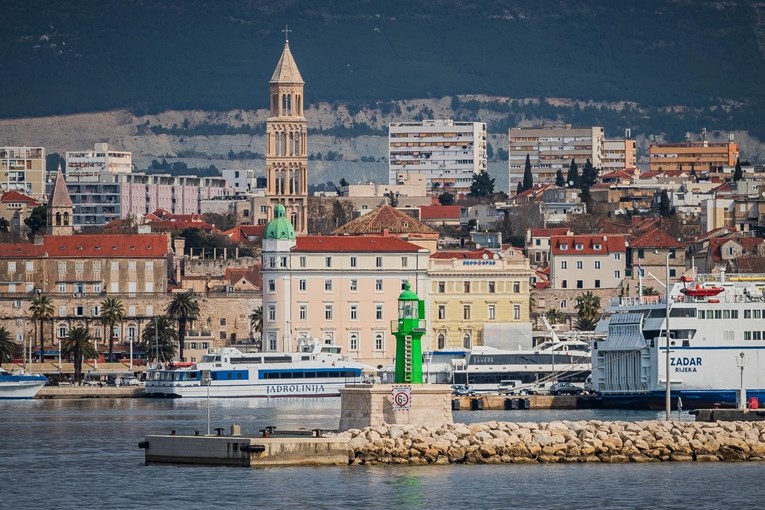 Pet katamaranskih linija iz Splita u prekidu