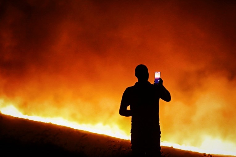 Turska se i dalje bori sa šumskim požarima, stotine evakuiranih