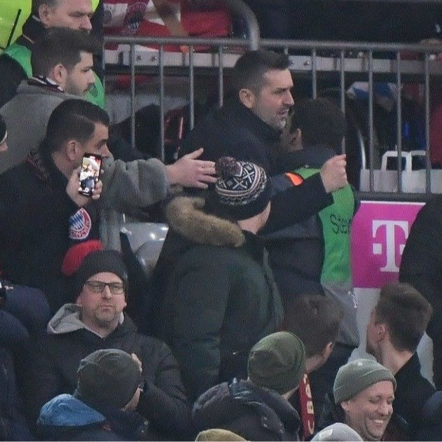 Bjelica divljao i po tribini. Bild: Jedva su ga smirili i okružili zaštitarima