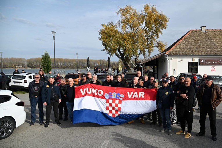 Veterani protiv veterana u Vukovaru: Spriječeno bacanje vijenaca za srpske žrtve