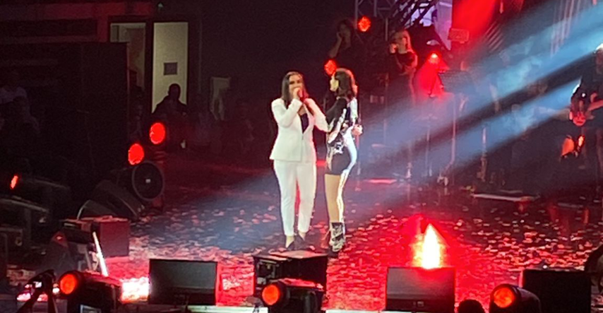 Aleksandra Prijović i na petom koncertu u Osijeku zapjevala s majkom