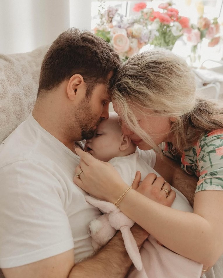 Influencerica Lauren Cummings izgubila 9-mjesečnu kći, borila se s rijetkom bolešću