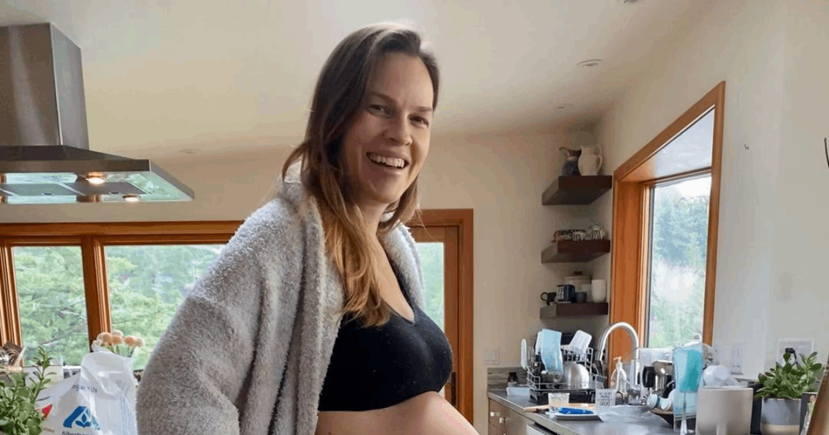 Hillary Swank pokazala trudnički trbuh, dobit će blizance u 49. godini