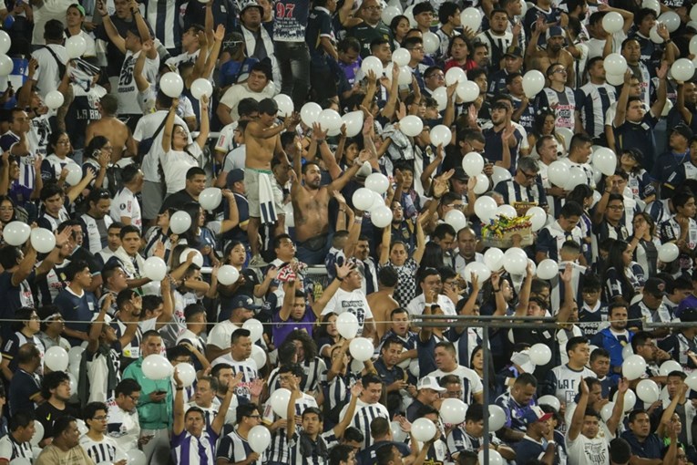 Najmanje jedna mrtva i 47 ozlijeđenih osoba na nogometnom stadionu u Peruu