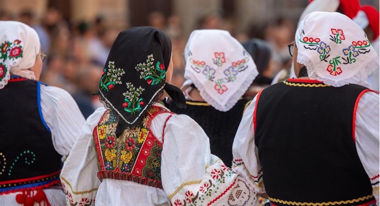 Vlada hrvatskom folklornom ansamblu iz Urugvaja dala 30.000 eura za put u Vinkovce