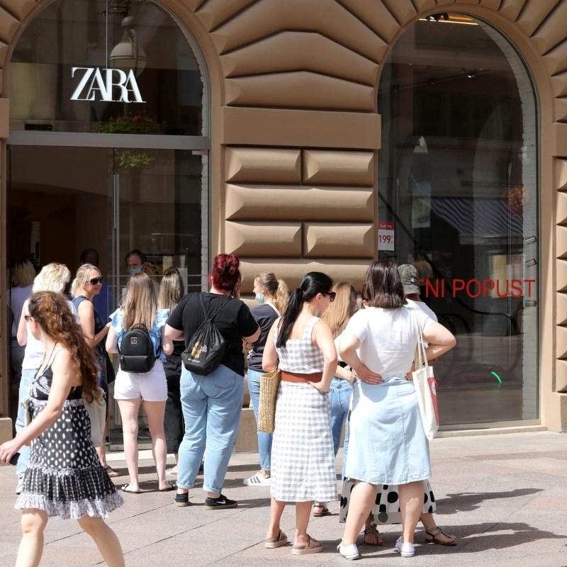 "Horor": Ovako izgledaju Zarine trgovine prilikom rasprodaja
