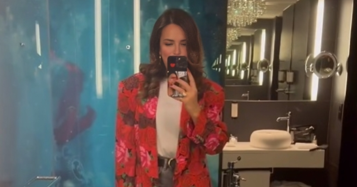 Seve nakon nastupa objavila video iz hotela, pažnju privukla fotkom na maski mobitela
