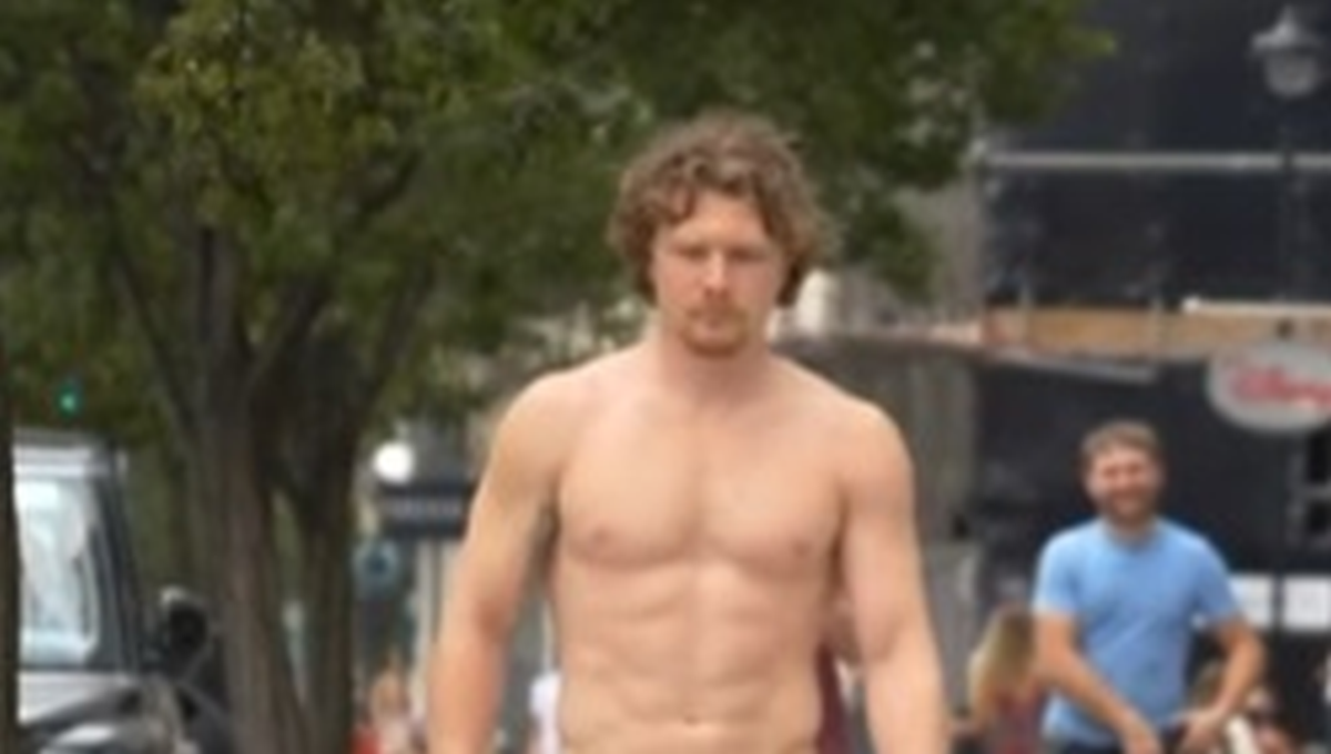 Muškarac gol šetao gradom, spolovilo prekrio maskom. Ubrzo se saznalo tko je