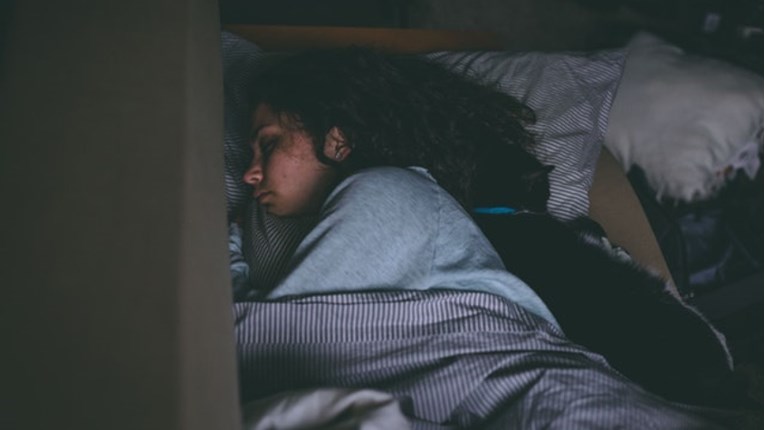 Muči vas spavanje? Pokušajte s ovih devet jednostavnih trikova za bolji san