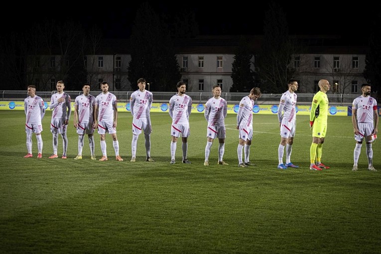 Na stadionu Zrinjskog puštena je himna BiH. Poslušajte reakciju publike