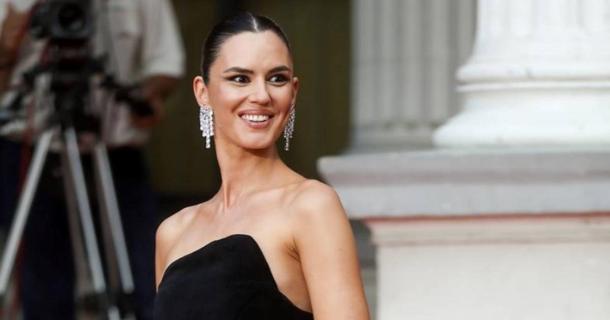 Srpska glumica u Sarajevu se pojavila u uskoj haljini zbog koje je jedva hodala