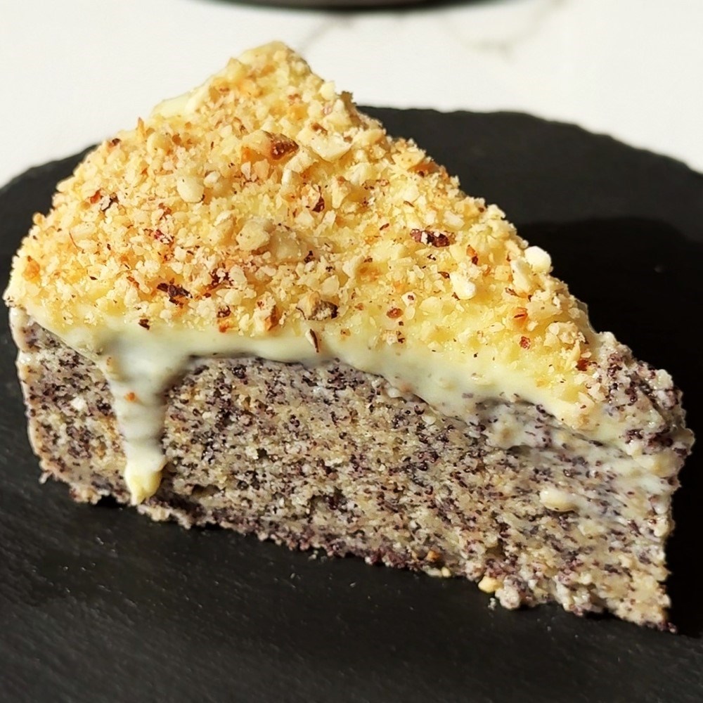 Ako volite kolače s makom, imamo recept za jedan koji će vas oduševiti (i ne peče se)