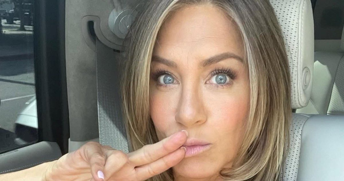 Jednostavna majica Jennifer Aniston postala je modni hit