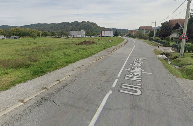 Djevojka u Zagorju pala s traktorske prikolice, helikopterom prevezena u bolnicu