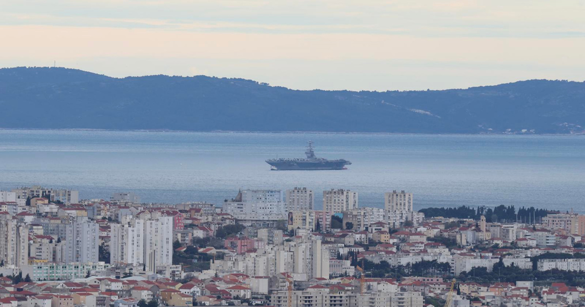 Najveći ratni brod ikada sagrađen približava se Splitu