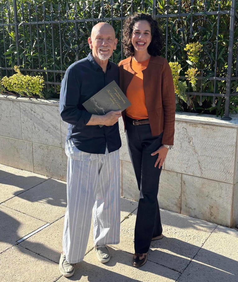 John Malkovich posjetio Mali Lošinj, susreo se s gradonačelnicom i najavio povratak