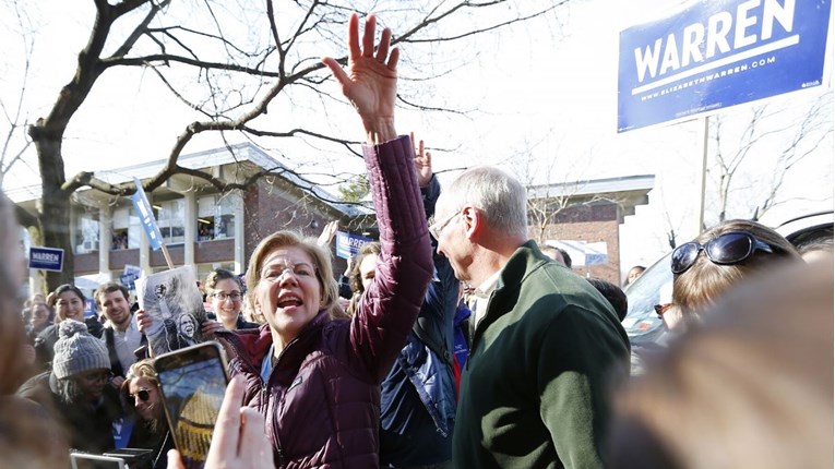 Warren ipak odustala od utrke za demokratsku nominaciju